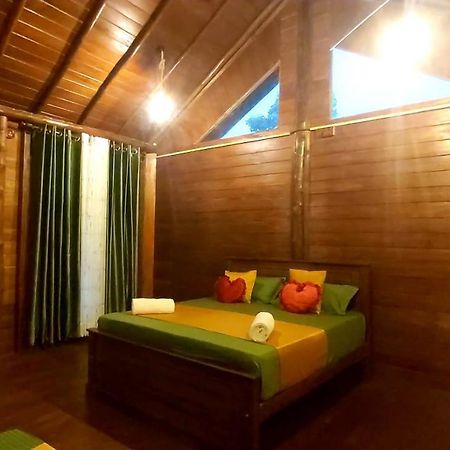 Warahana Riverside Cottage Entire Room Udawalawe Exterior foto