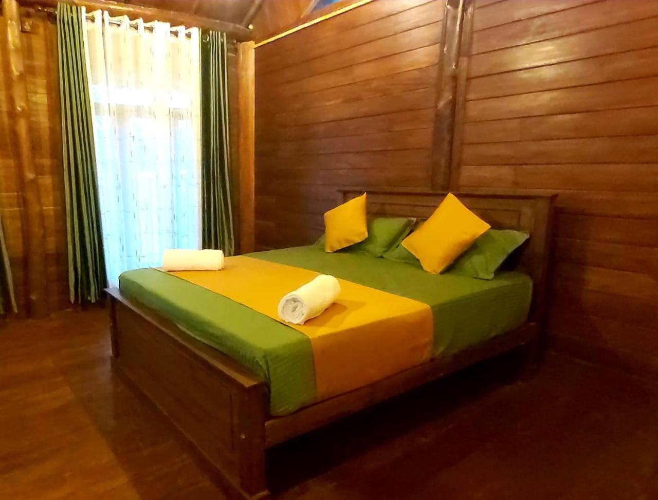 Warahana Riverside Cottage Entire Room Udawalawe Exterior foto