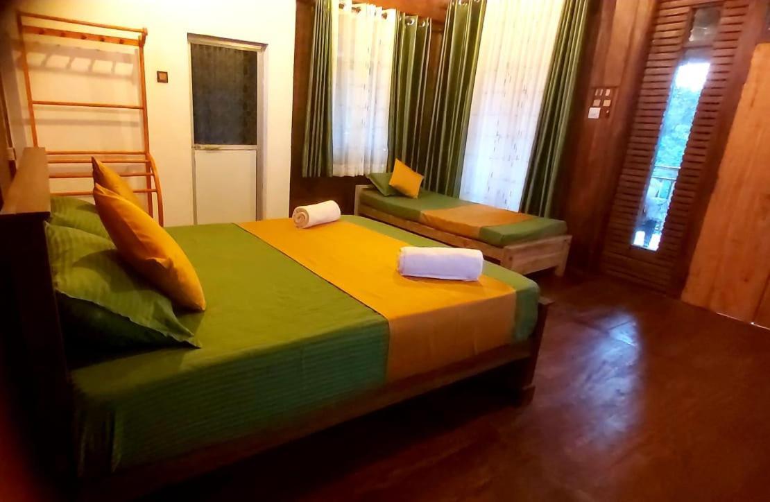 Warahana Riverside Cottage Entire Room Udawalawe Exterior foto