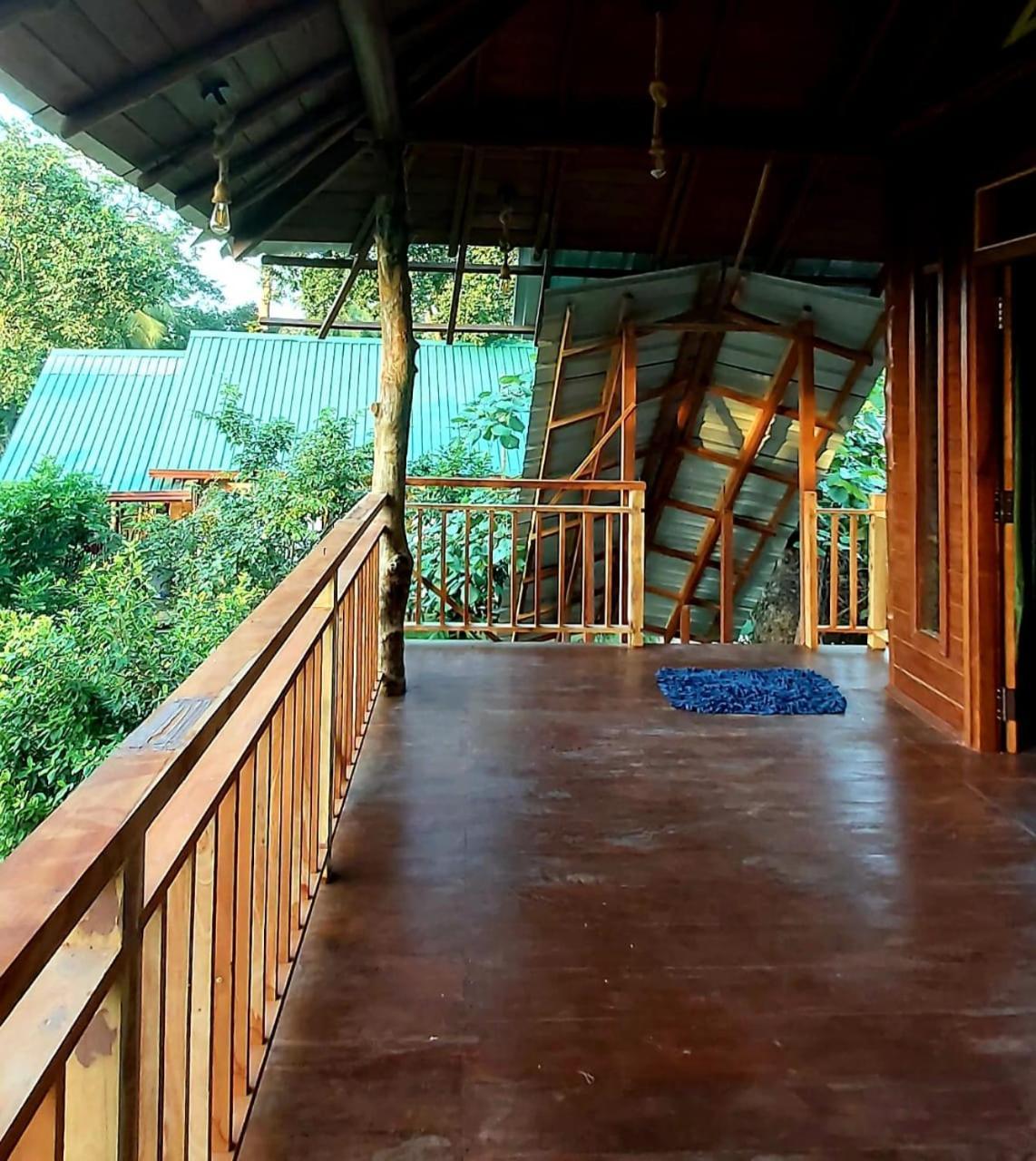 Warahana Riverside Cottage Entire Room Udawalawe Exterior foto