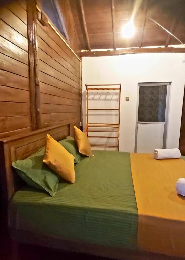 Warahana Riverside Cottage Entire Room Udawalawe Exterior foto
