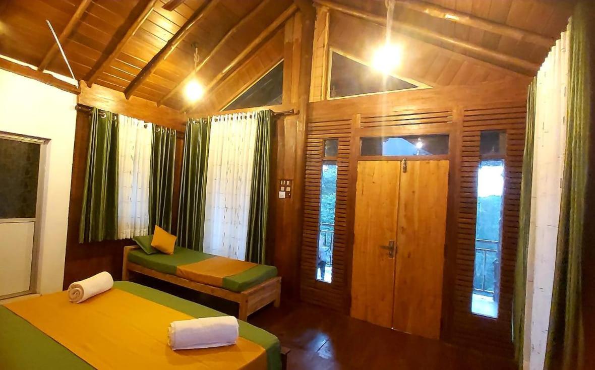 Warahana Riverside Cottage Entire Room Udawalawe Exterior foto