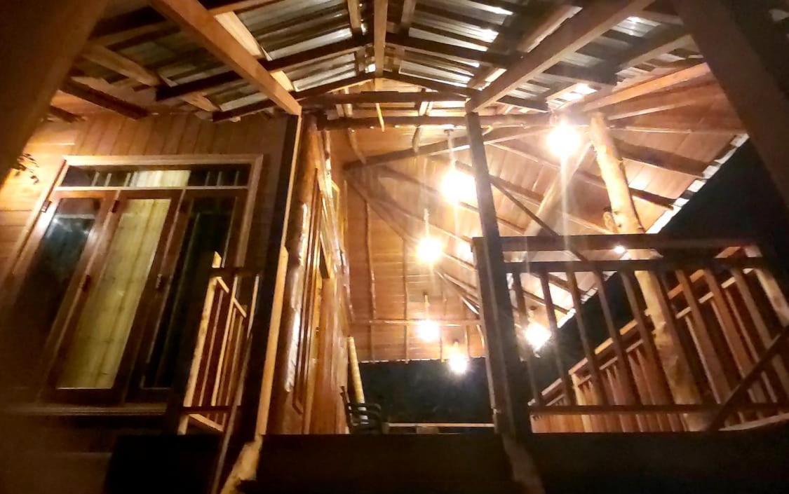 Warahana Riverside Cottage Entire Room Udawalawe Exterior foto