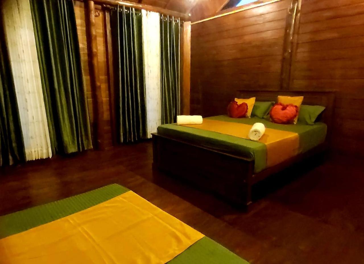 Warahana Riverside Cottage Entire Room Udawalawe Exterior foto